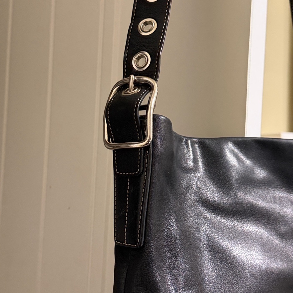 Vintage Coach Legacy 1415 Slim Duffle shoulder Bag in black with white stitching - Picture 14 of 16